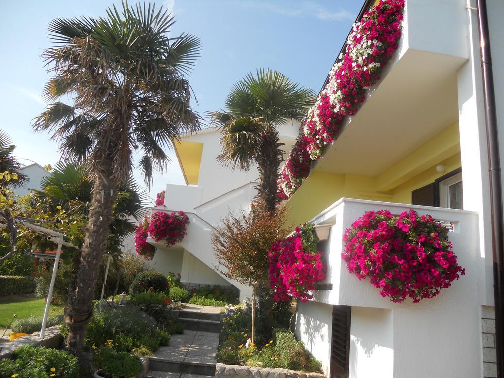 Apartments Mihalic Baška Exterior foto