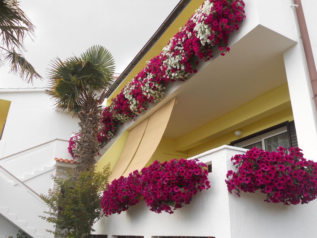 Apartments Mihalic Baška Exterior foto