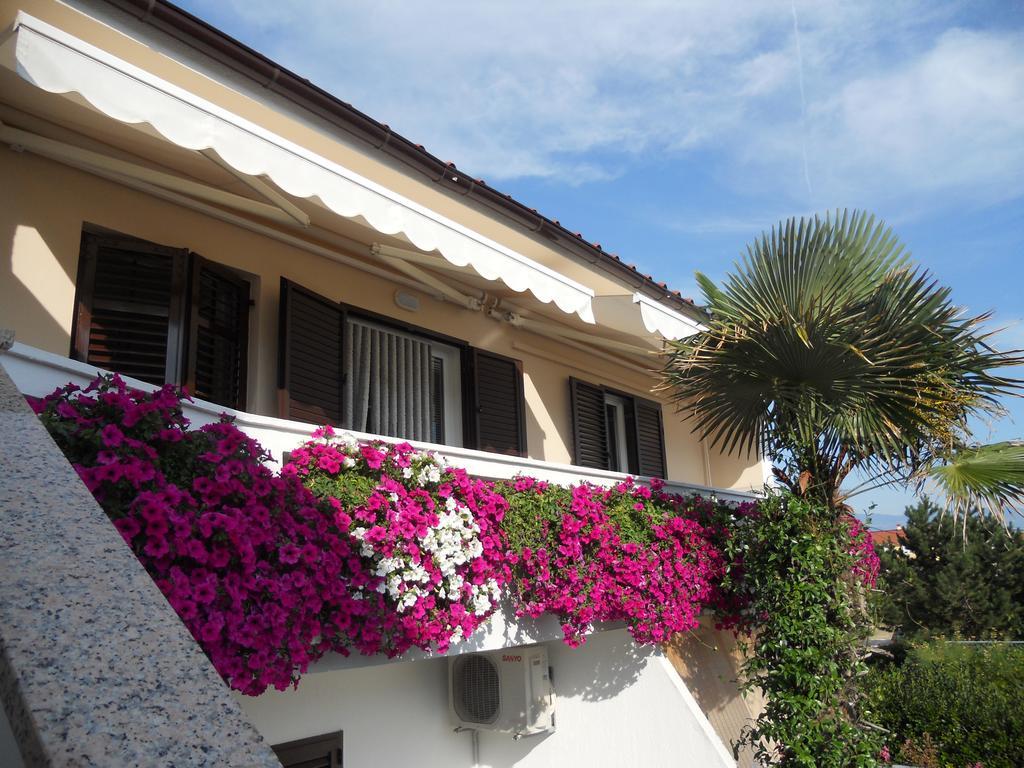 Apartments Mihalic Baška Exterior foto